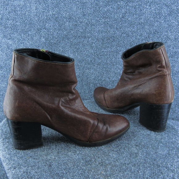 Eric Michael Brown Leather Ankle Boots Women 40 Side Zip Block Heel - Picture 6 of 9